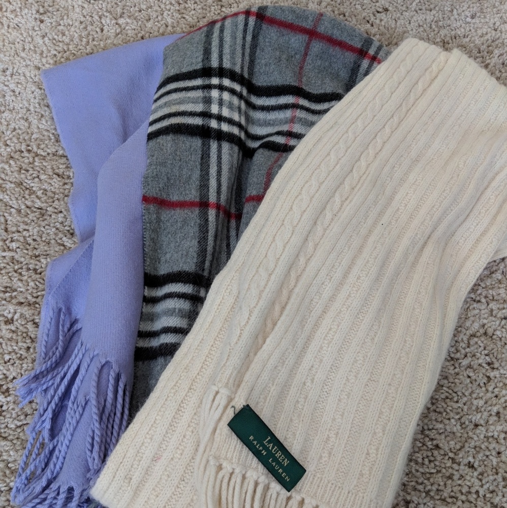 Lot of 3 cozy scarves